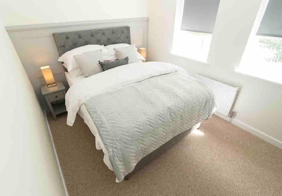 Lovely 4 Bed House Central บอร์นมัธ ภายนอก รูปภาพ